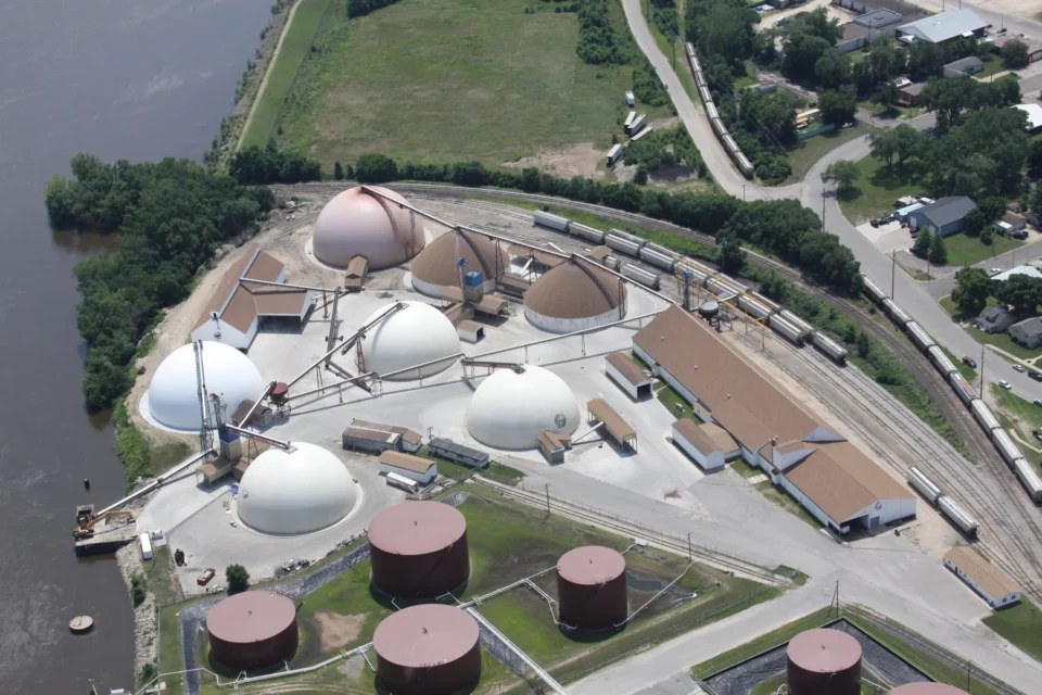 Winona River/CHS fertilizer storage